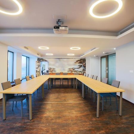 Hotel Hendi Centrum Pieszczany Zewnętrze zdjęcie